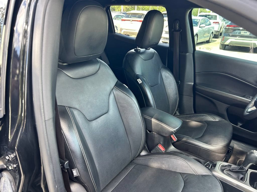 Used 2021 Jeep Compass Latitude FWD image 32