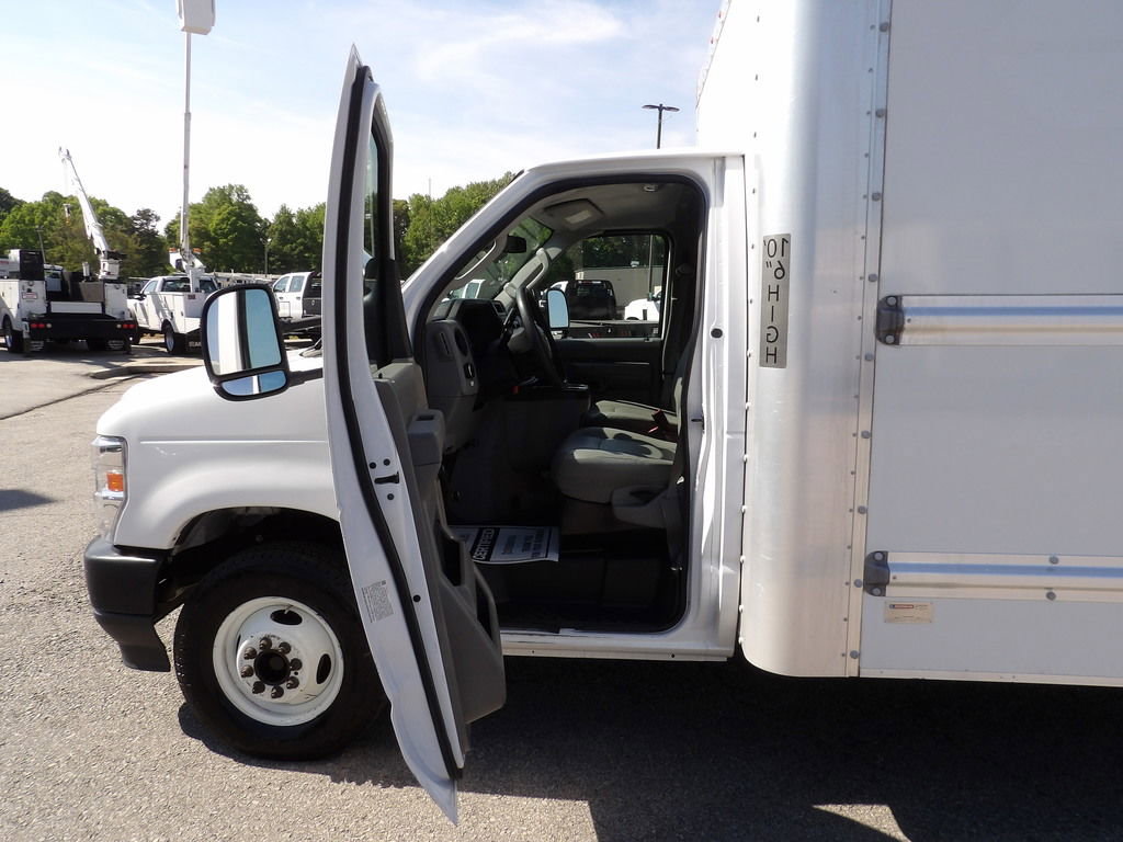Used 2021 Ford E-350 and Econoline 350 Super Duty RWD image 13