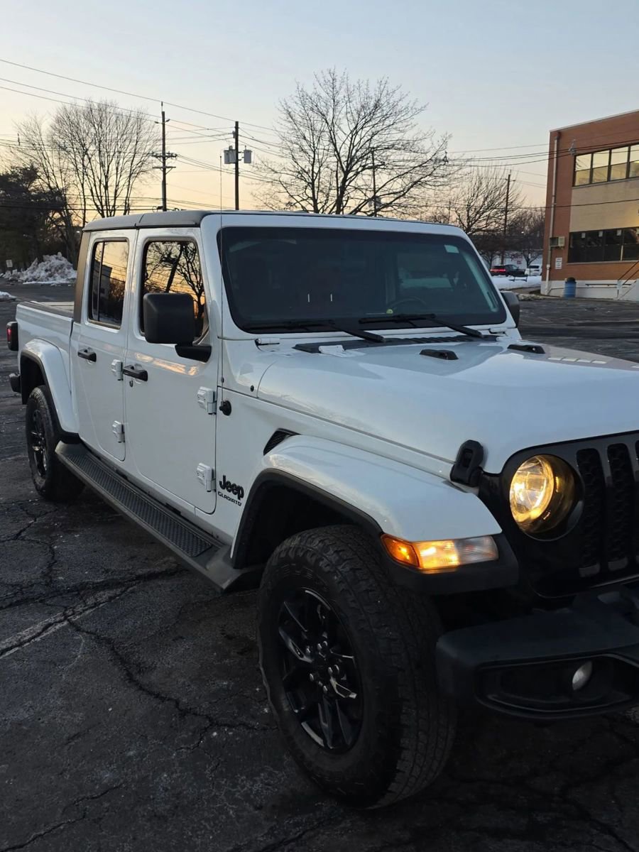 Used 2022 Jeep Gladiator Sport AWD/4WD image 7
