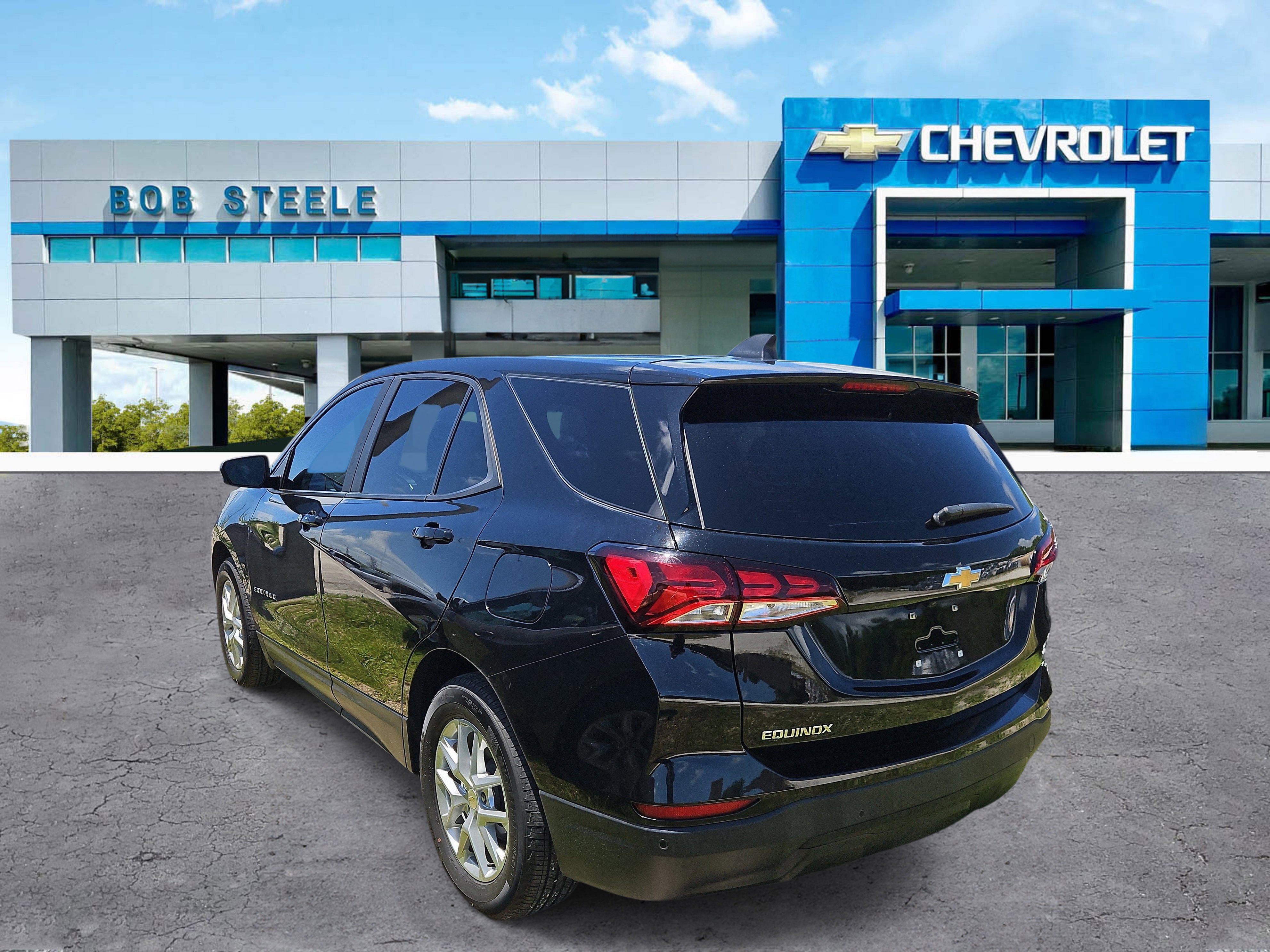 Used 2024 Chevrolet Equinox LS w/ LS Convenience Package FWD image 4