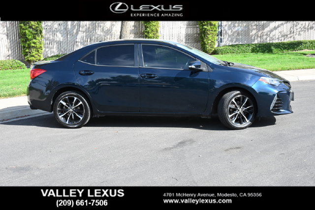Used 2017 Toyota Corolla SE w/ SE Premium Package FWD image 3