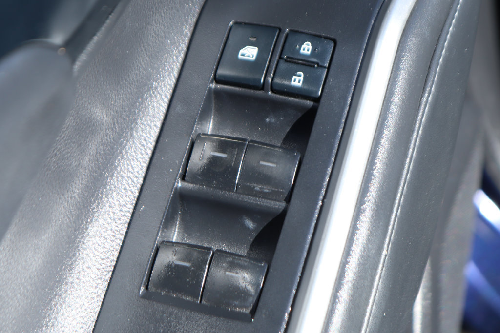Used 2022 Toyota Highlander XLE AWD/4WD image 17