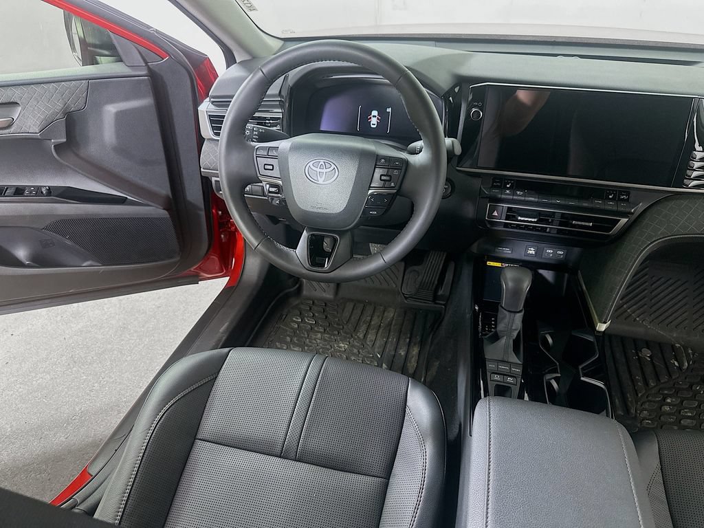 Used 2025 Toyota Camry XLE FWD image 17