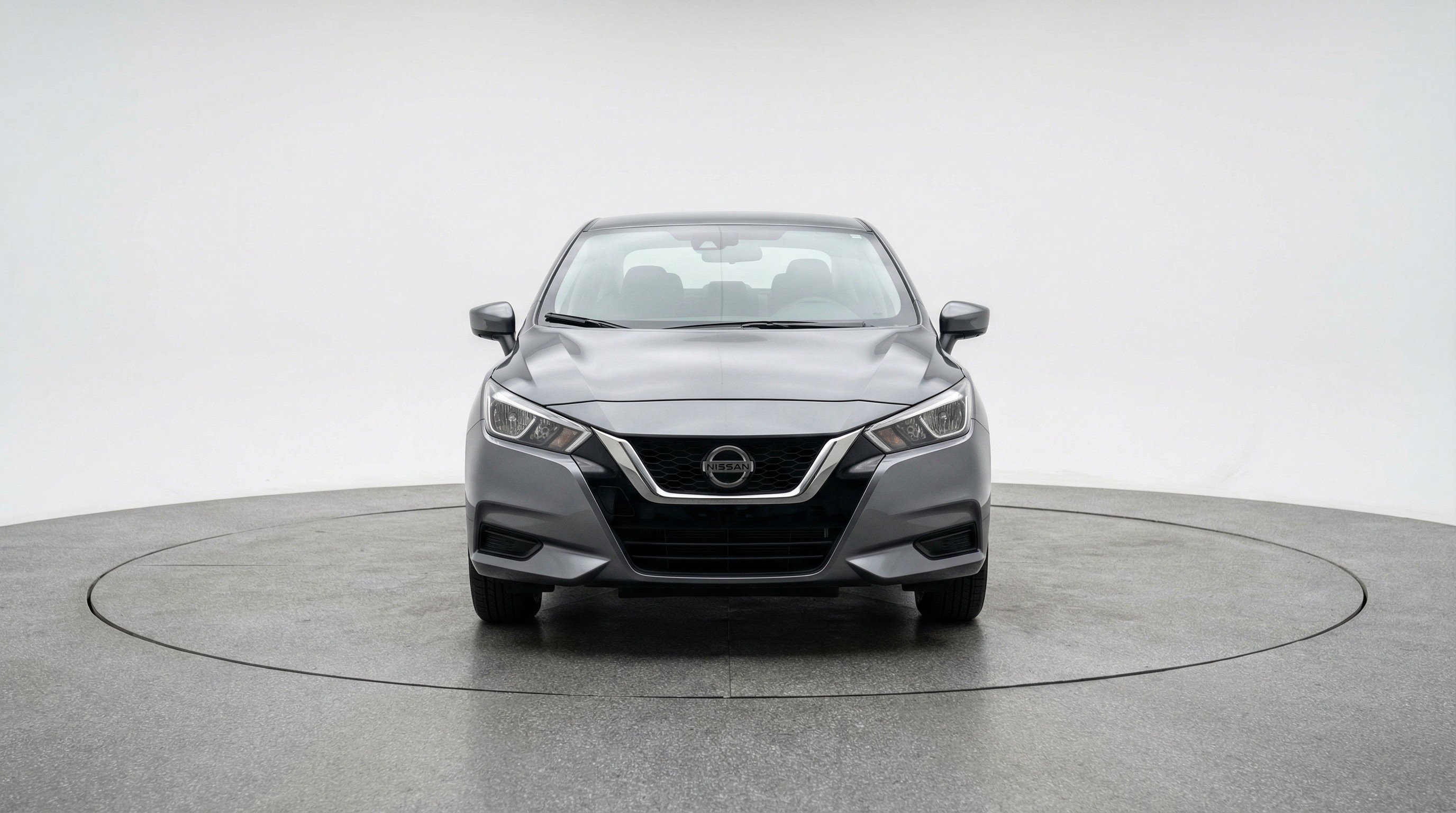 Used 2025 Nissan Versa SV image 2