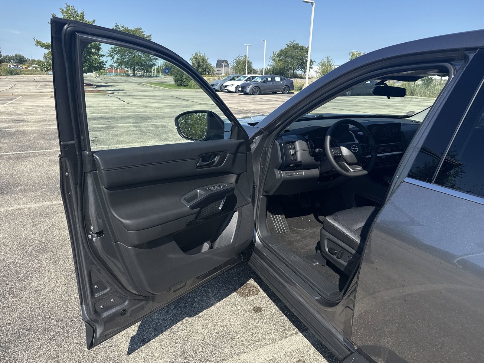 New 2026 Nissan Pathfinder SV w/ Cargo Package AWD/4WD image 18