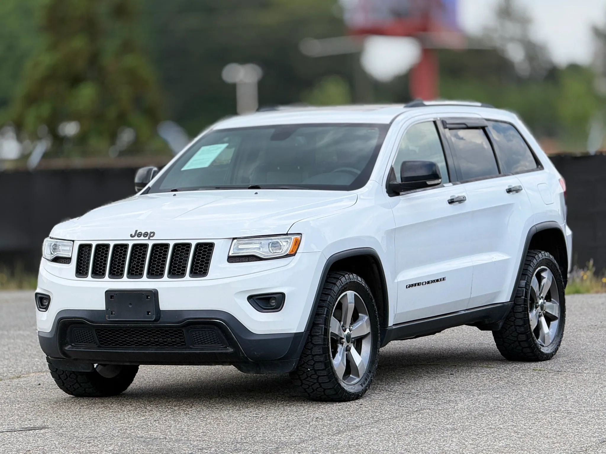 Used 2015 Jeep Grand Cherokee Limited w/ Luxury Group II AWD/4WD image 6