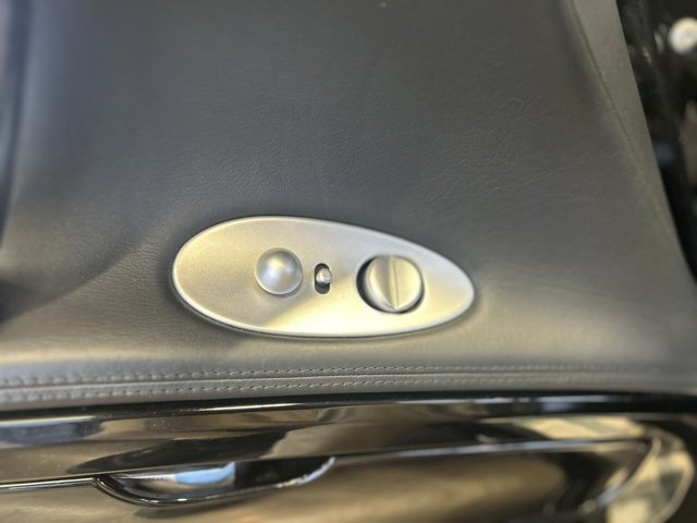 Used 2002 BMW Z8 image 27