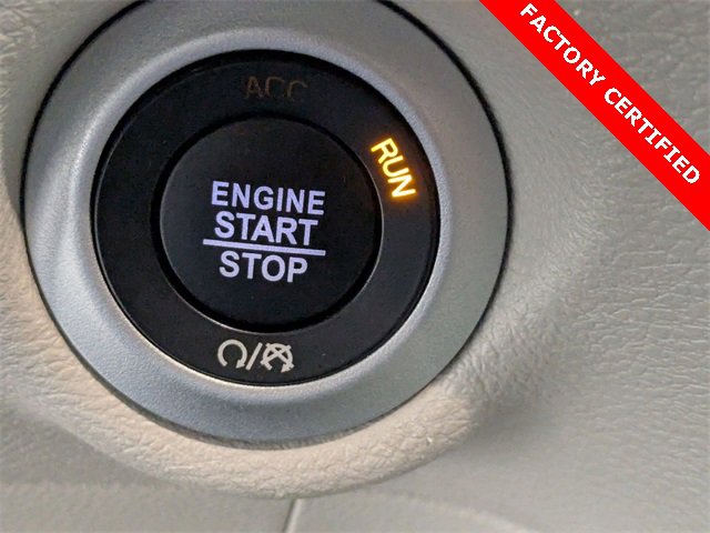 Certified 2024 Chrysler Pacifica Touring-L image 24