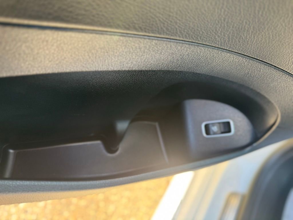 Used 2024 Mercedes-Benz GLE 450 4MATIC image 17