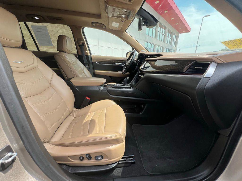 Used 2022 Cadillac XT6 Premium Luxury w/ Platinum Package image 18