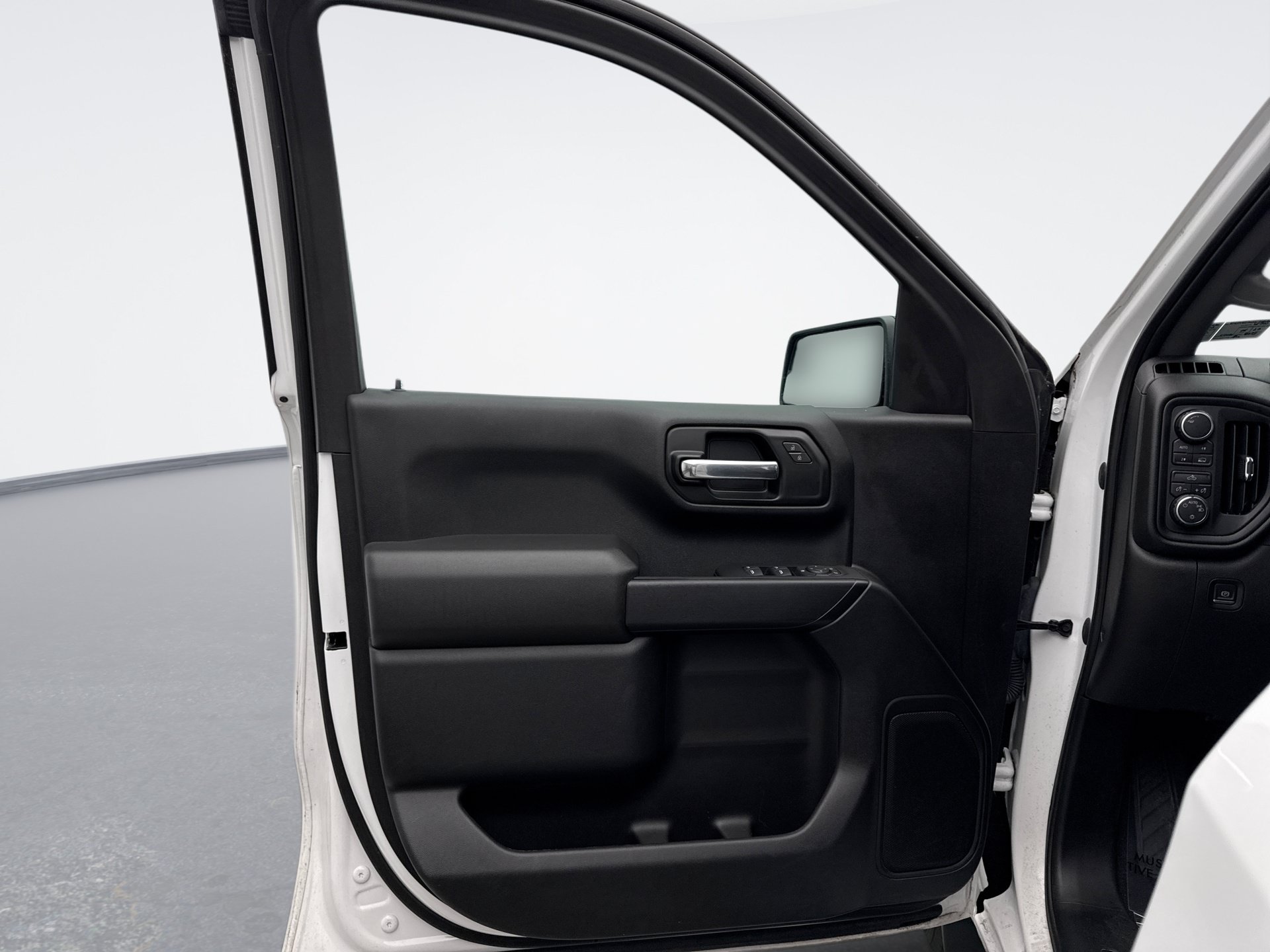 Used 2022 Chevrolet Silverado 1500 Custom AWD/4WD image 9