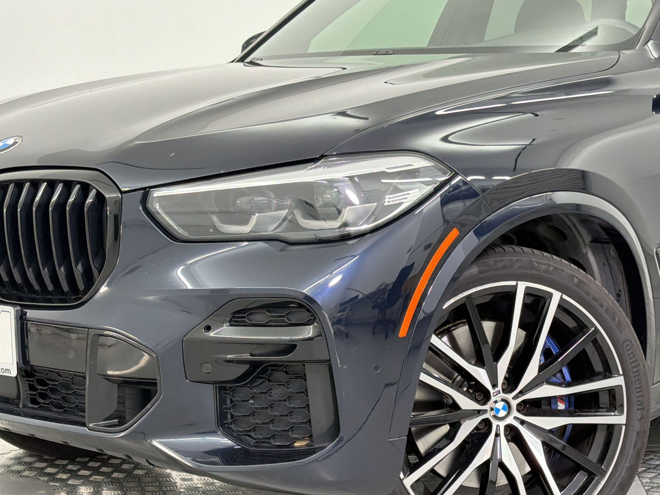 Used 2022 BMW X5 M50i w/ Dynamic Handling Package image 11