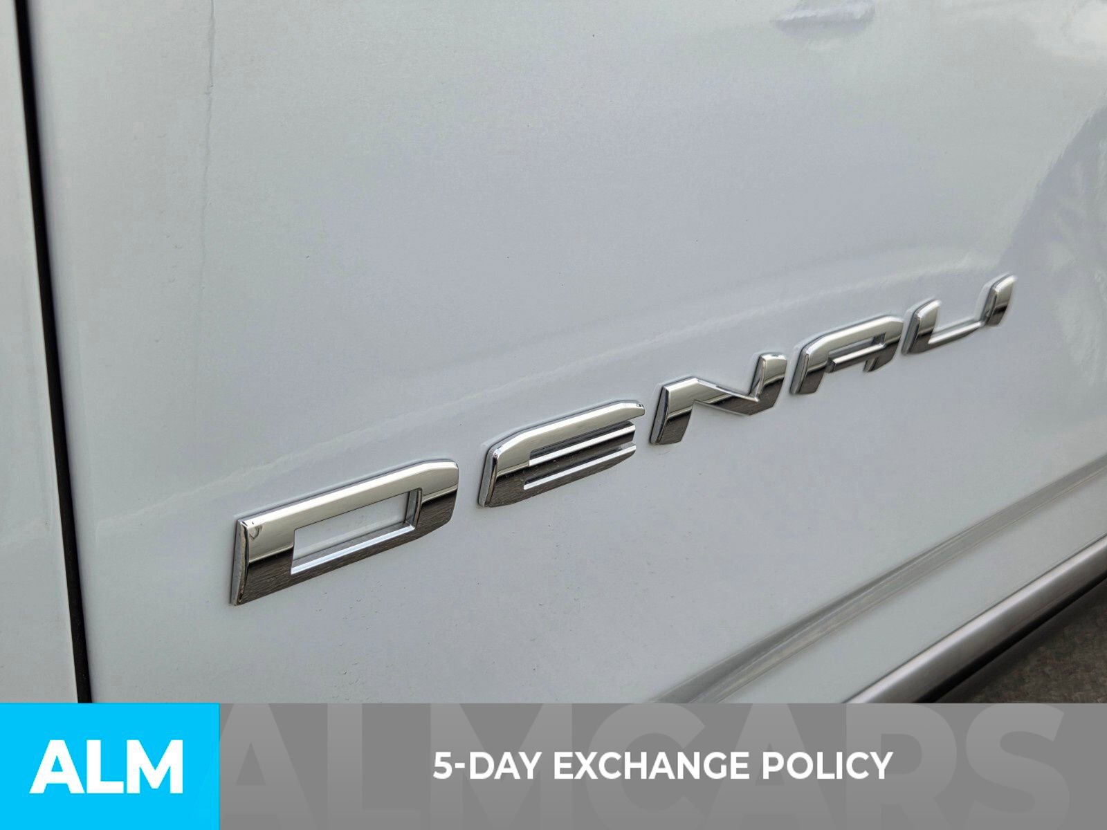 Used 2026 GMC Yukon Denali Ultimate image 3