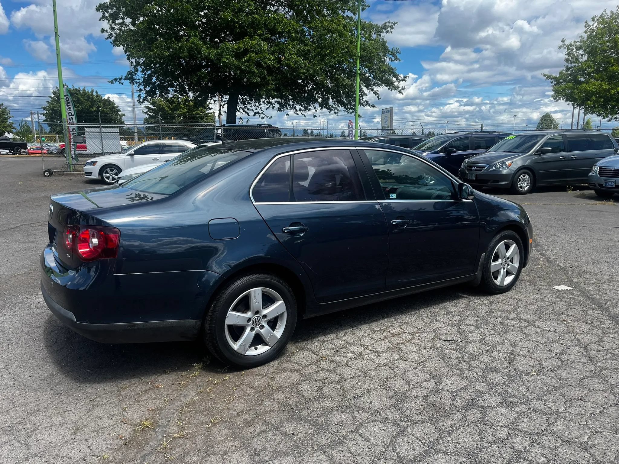 Used 2009 Volkswagen Jetta SE FWD image 3