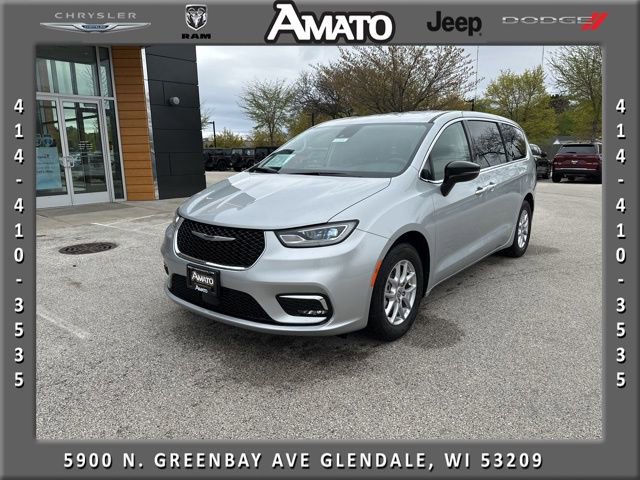 Used 2024 Chrysler Pacifica Touring-L