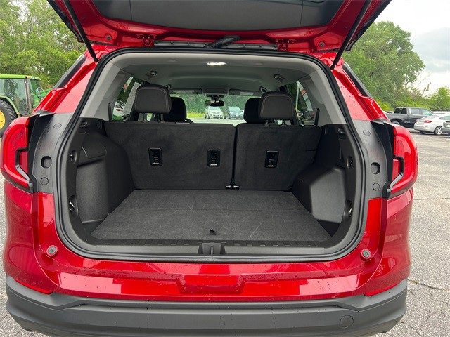 Used 2023 GMC Terrain SLE image 16
