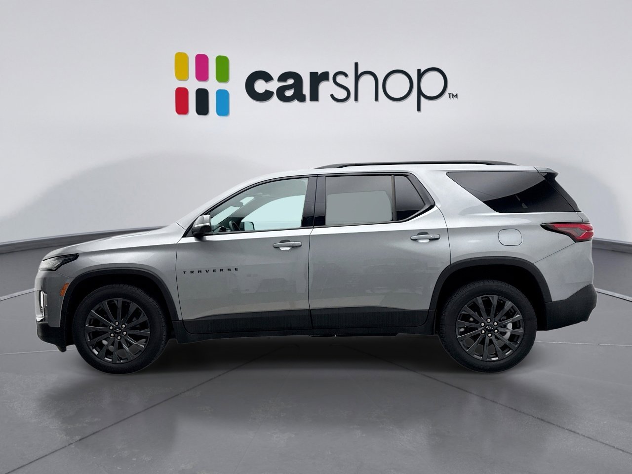 Used 2023 Chevrolet Traverse RS image 2
