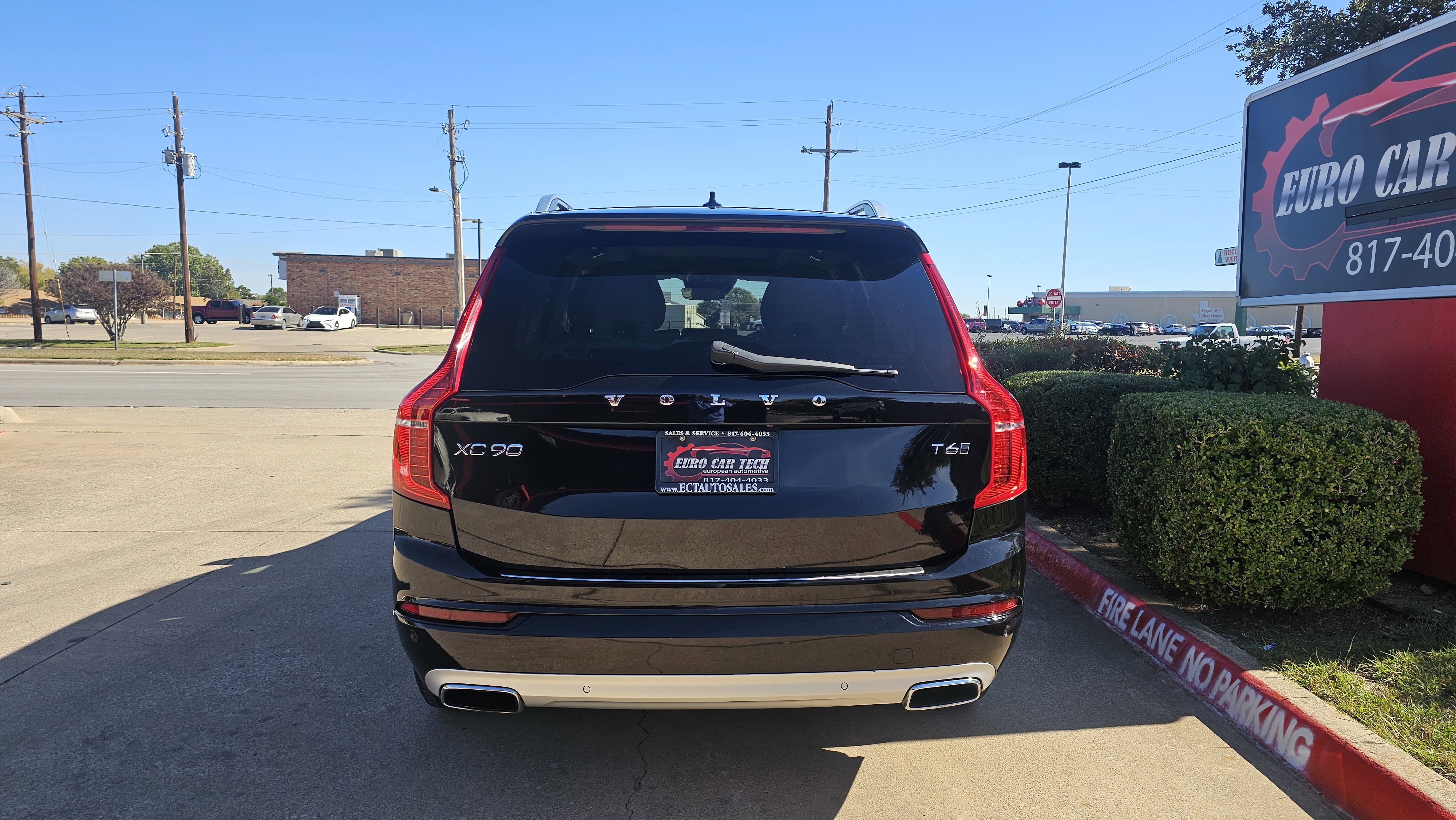 Used 2017 Volvo XC90 T6 Momentum w/ Vision Package image 4