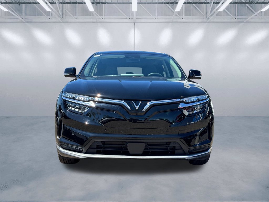New 2027 VinFast VF 8 Eco AWD/4WD image 2
