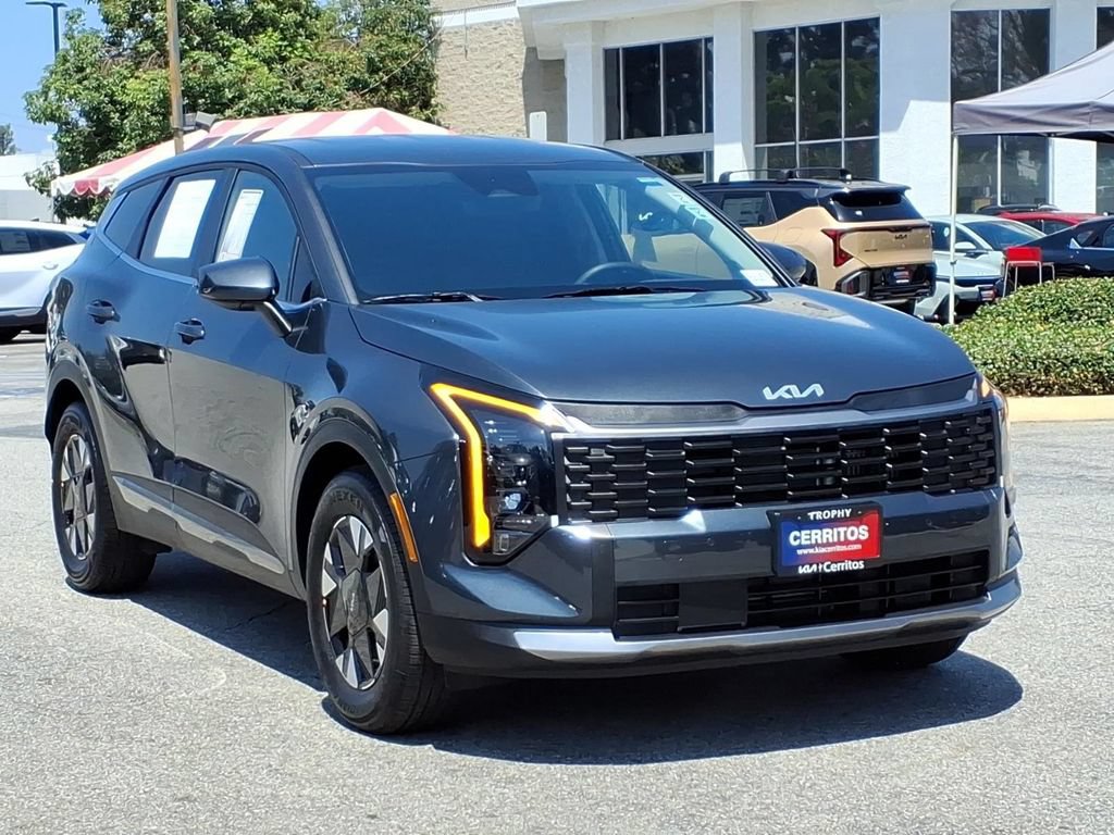 Used 2026 Kia Sportage LX FWD image 2