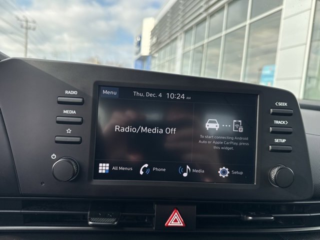 Certified 2025 Hyundai Elantra Sport image 32