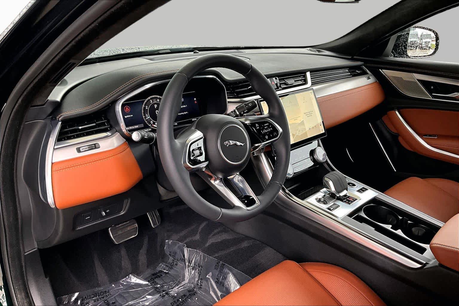Used 2024 Jaguar XF R-Dynamic SE AWD/4WD image 16