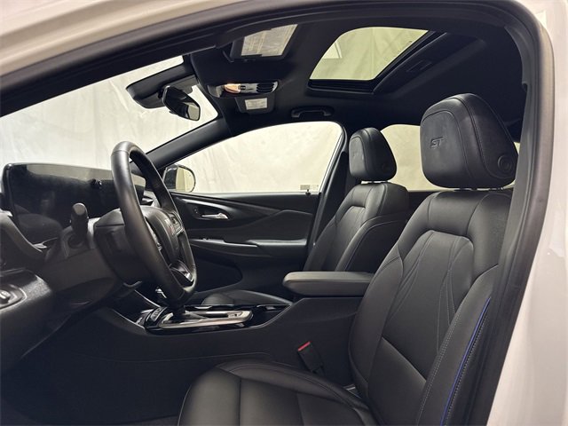 Used 2024 Buick Envista Sport Touring w/ Convenience I Package image 11