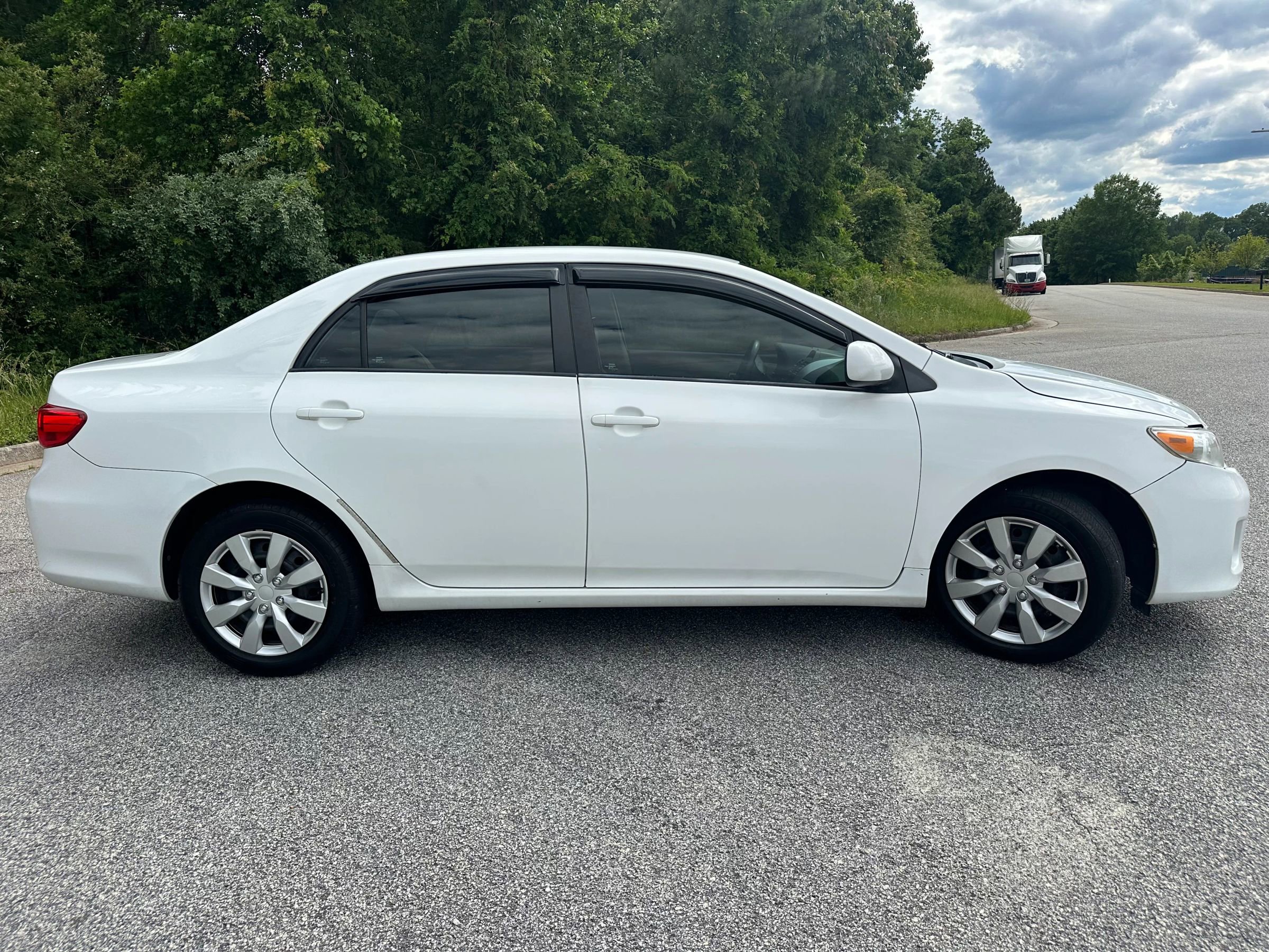 Used 2012 Toyota Corolla LE image 6