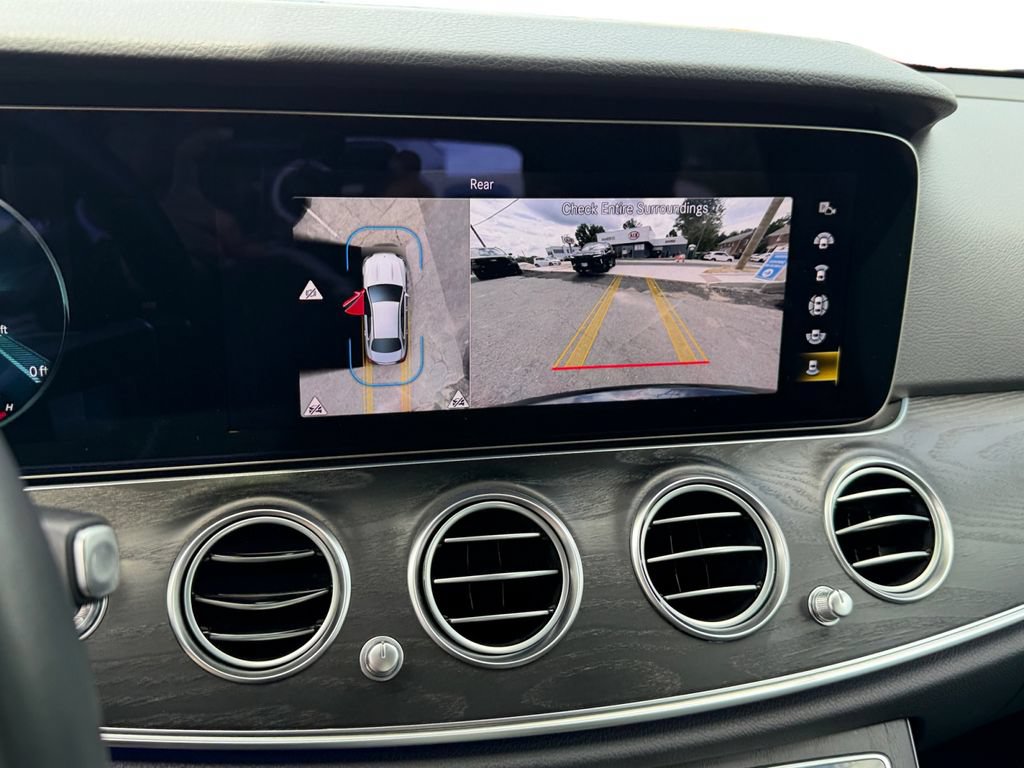Used 2023 Mercedes-Benz E 350 4MATIC Sedan image 22