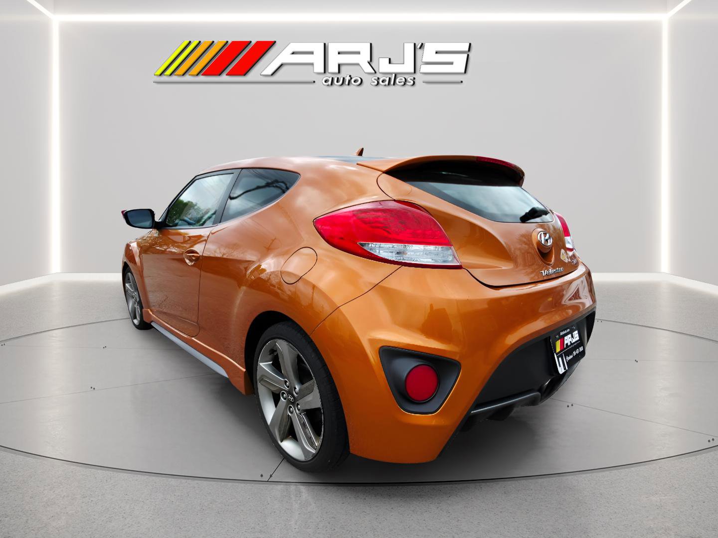 Used 2013 Hyundai Veloster Turbo FWD image 3