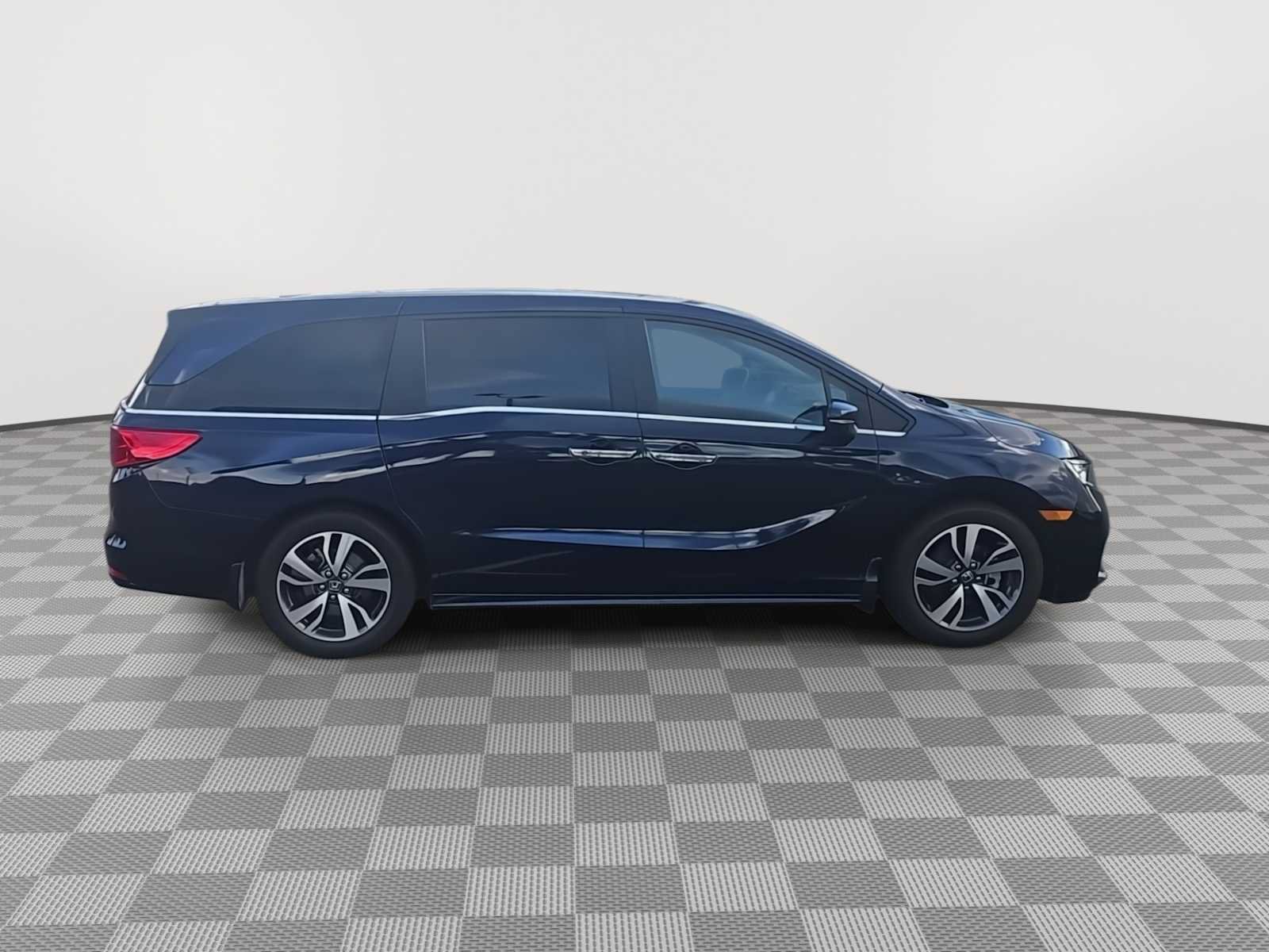 Used 2023 Honda Odyssey Touring image 9