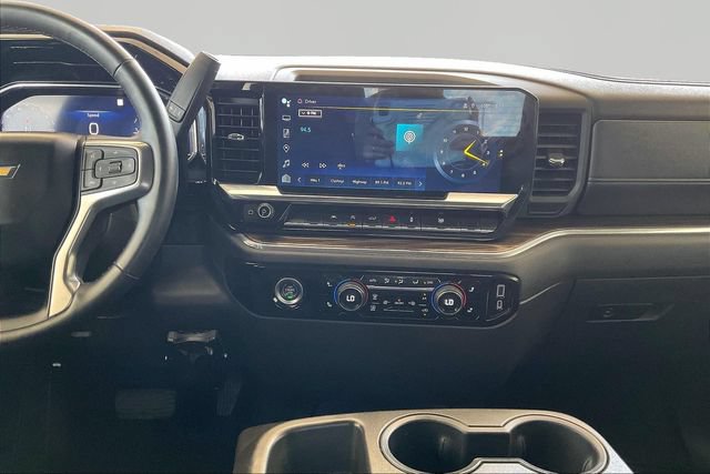 Used 2023 Chevrolet Silverado 1500 LT AWD/4WD image 9