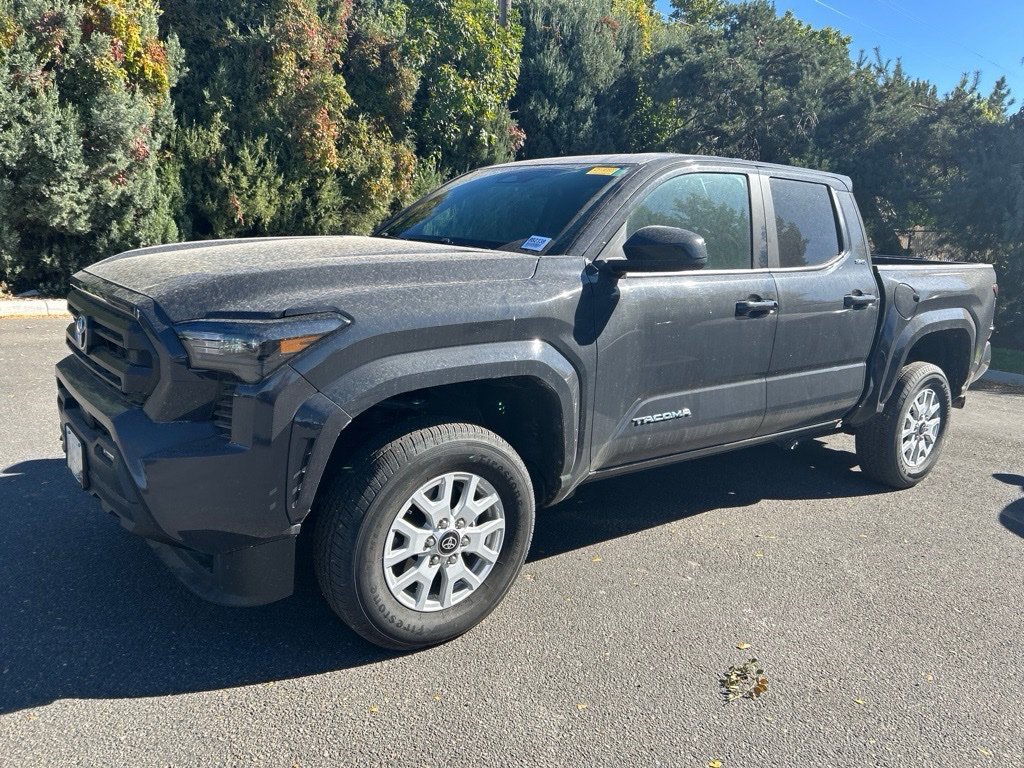 Used 2025 Toyota Tacoma SR5 AWD/4WD image 19