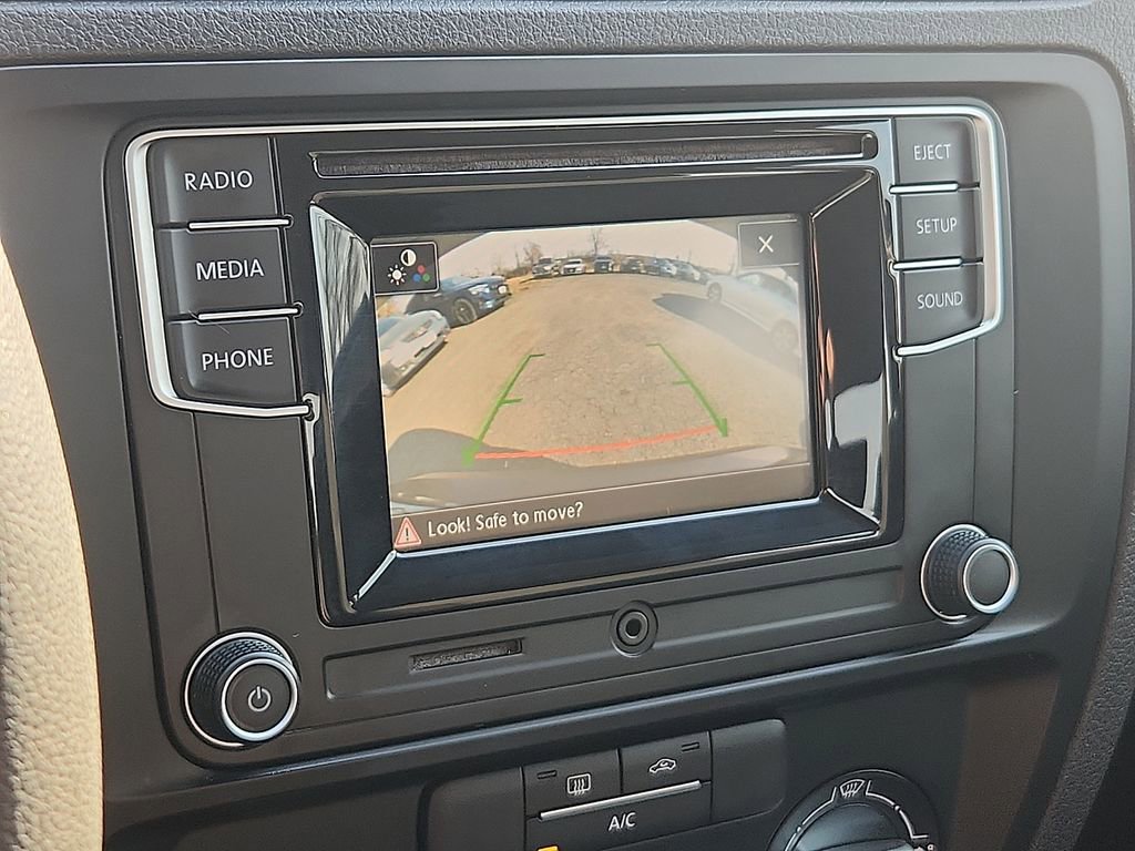 Used 2017 Volkswagen Jetta S image 16