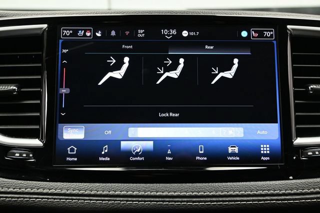 Certified 2024 Chrysler Pacifica Limited FWD image 38