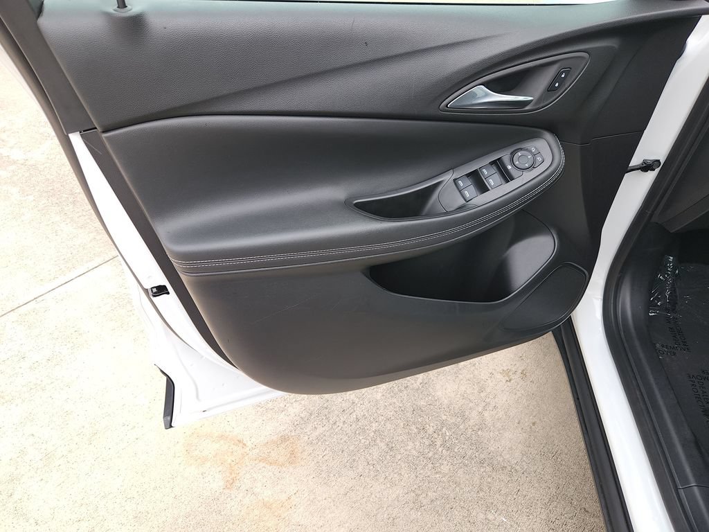 Used 2025 Buick Encore GX Preferred FWD image 28