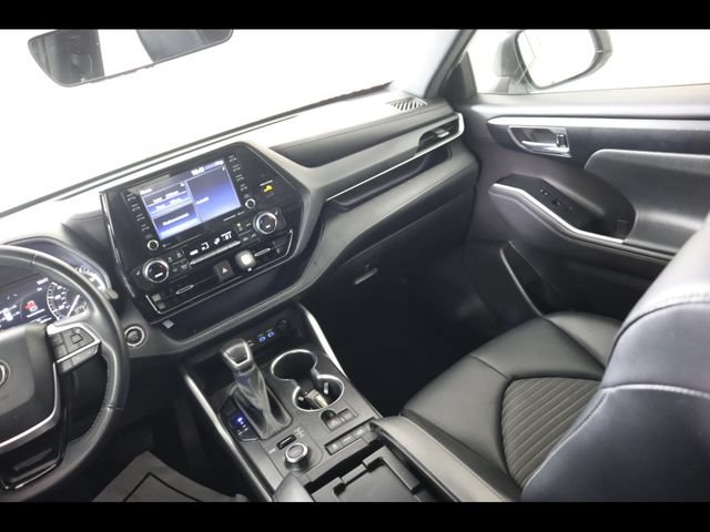 Used 2022 Toyota Highlander XSE AWD/4WD image 45