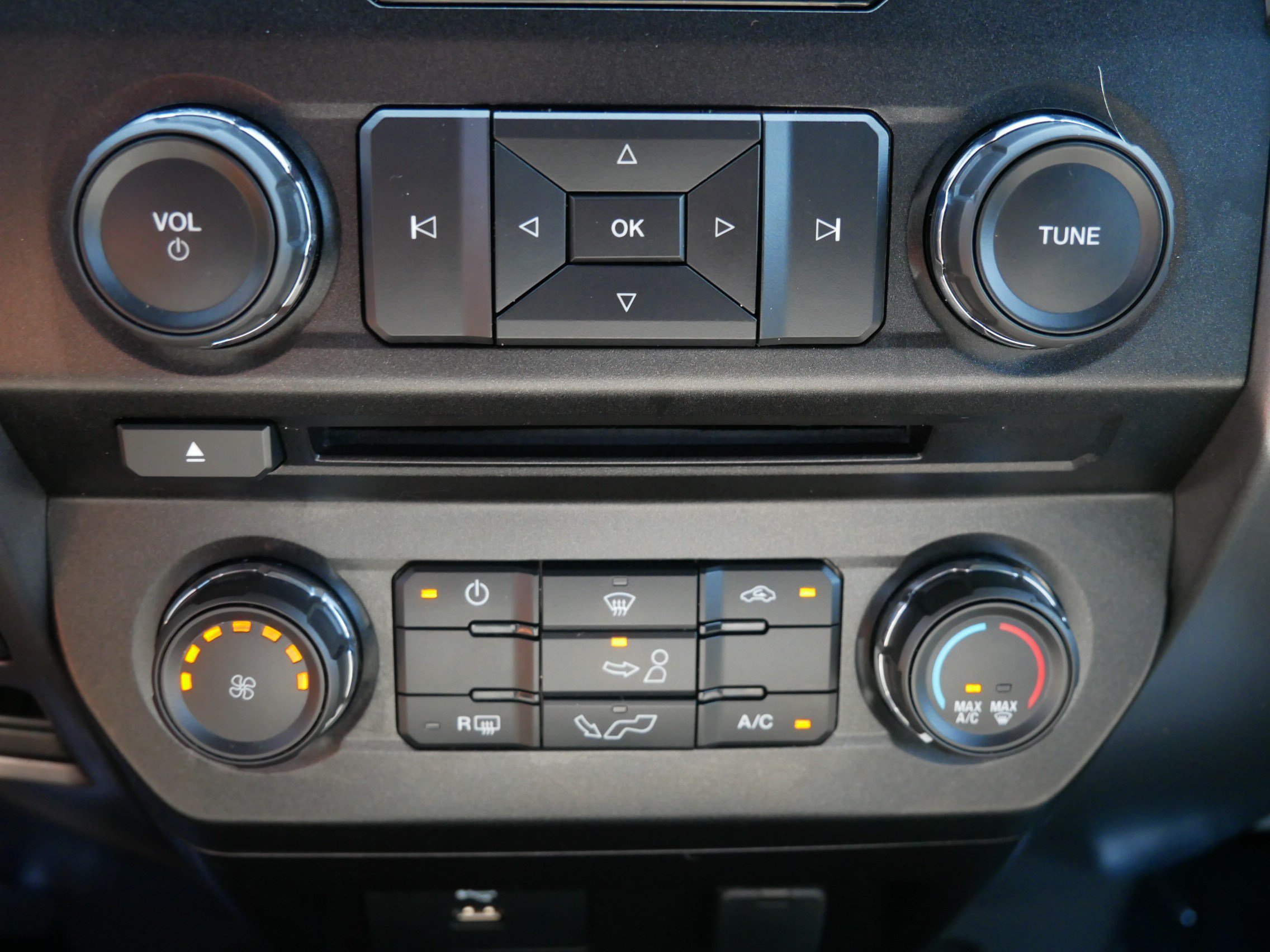 Used 2017 Ford F150 XLT w/ Equipment Group 301A Mid AWD/4WD image 23