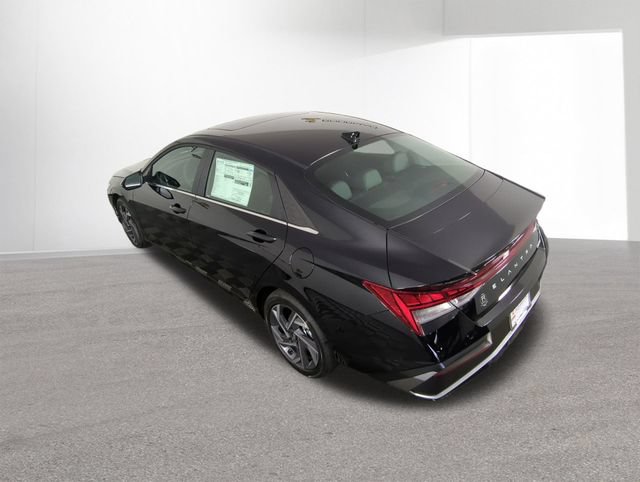 New 2026 Hyundai Elantra Limited FWD image 34
