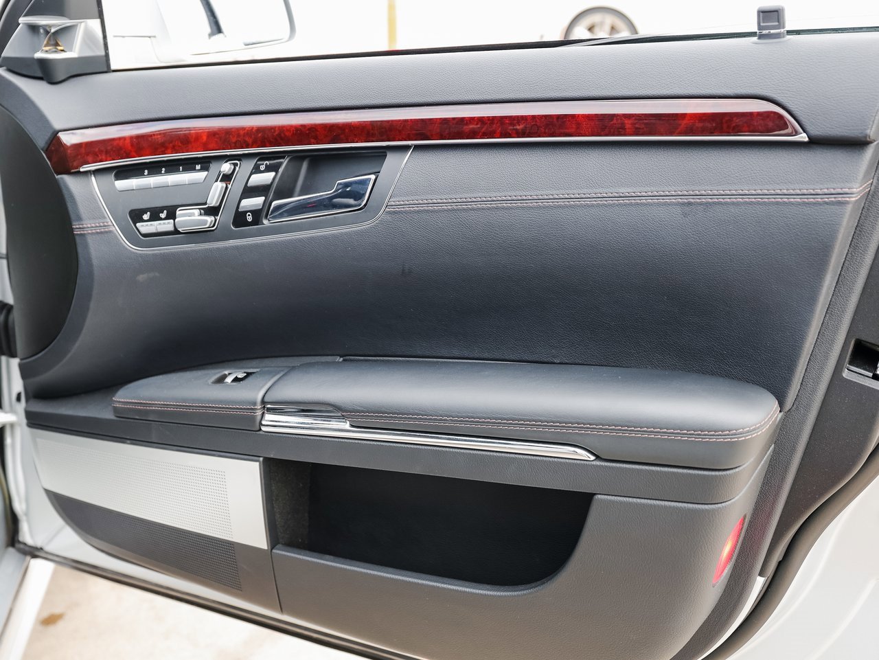 Used 2012 Mercedes-Benz S 63 AMG image 27