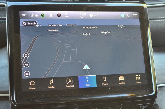 Used 2023 Jeep Grand Cherokee Limited image 30