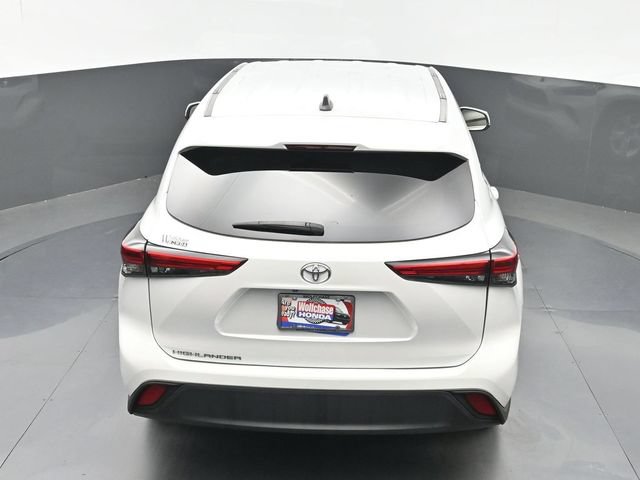 Used 2023 Toyota Highlander L FWD image 34