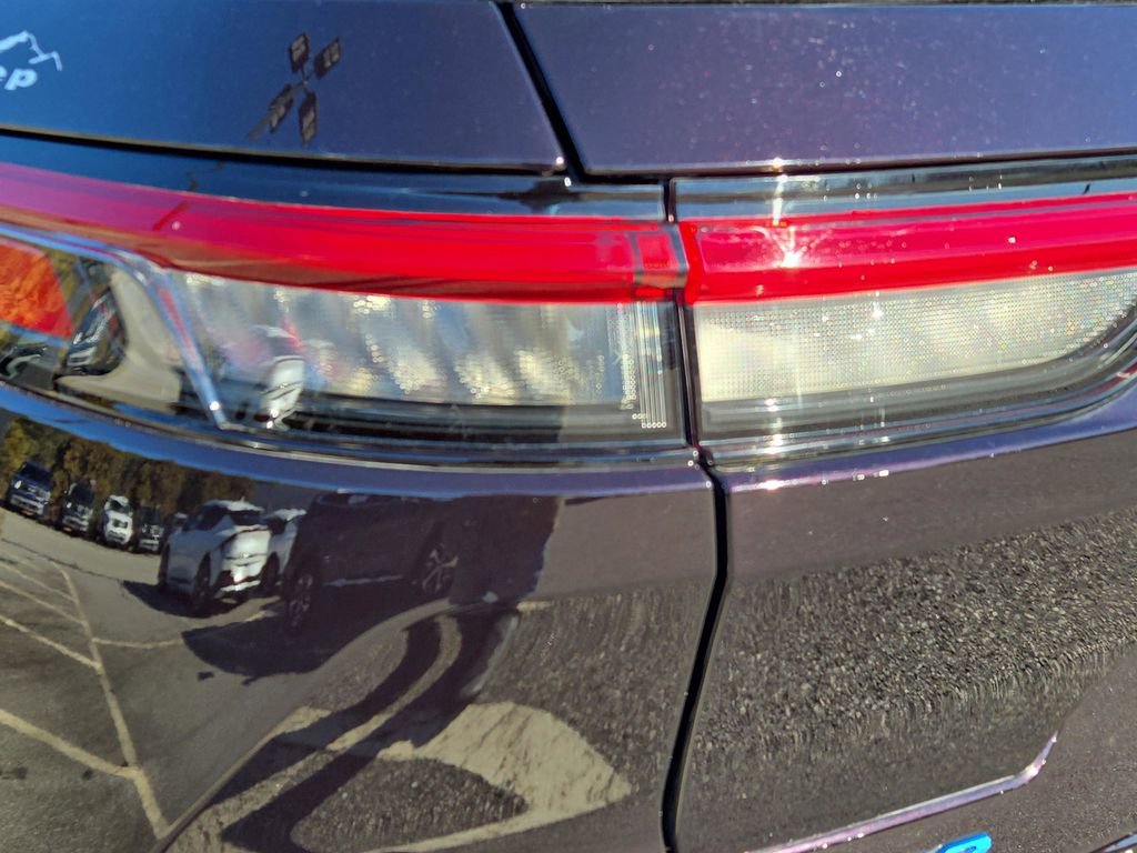 Used 2022 Jeep Grand Cherokee Overland image 12