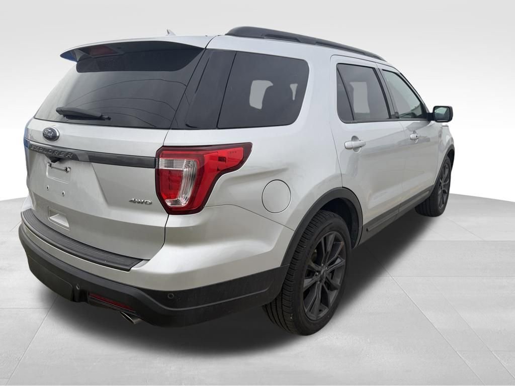 Used 2019 Ford Explorer XLT w/ Equipment Group 202A image 7