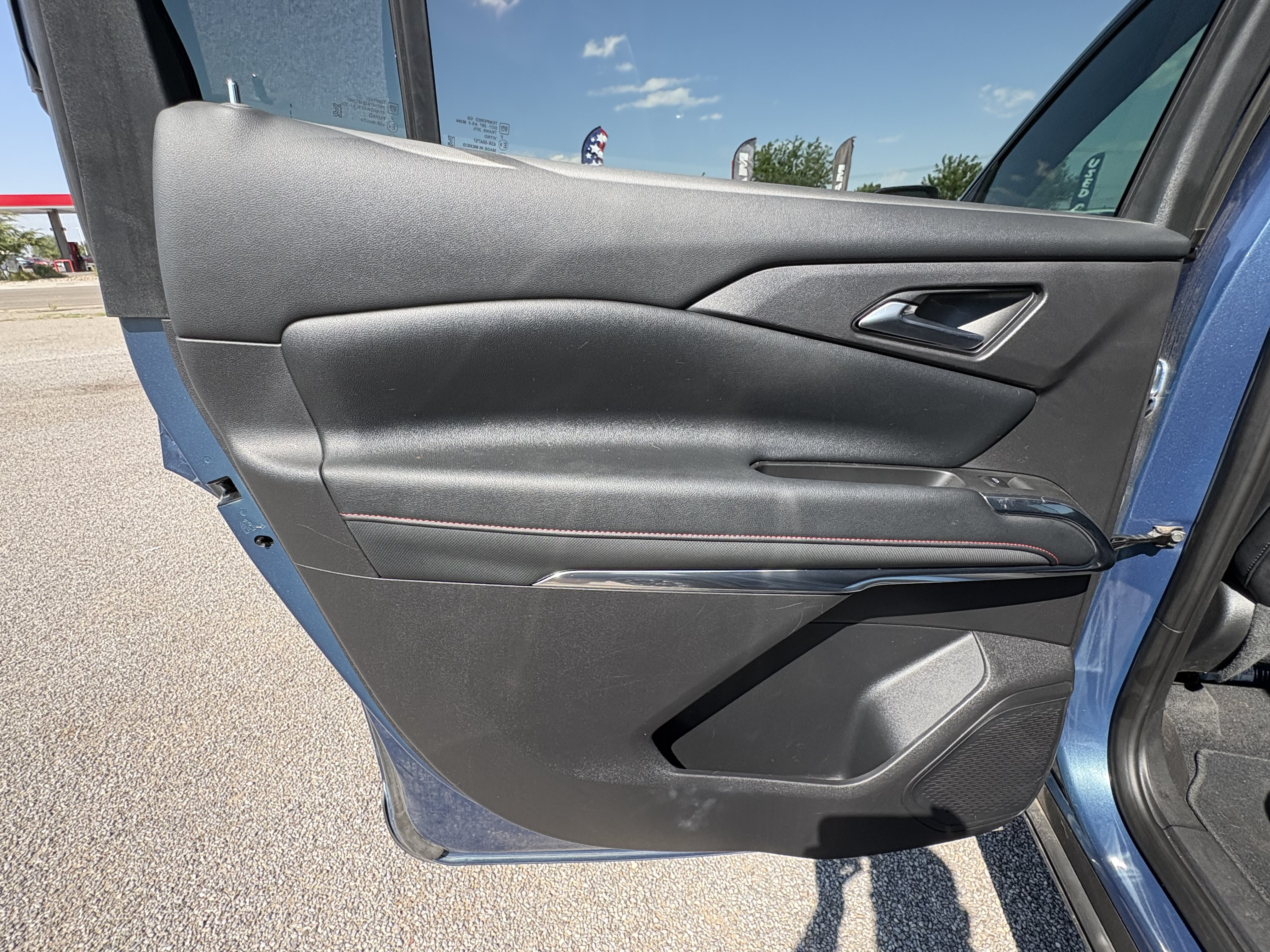 Used 2025 Chevrolet Traverse Z71 AWD/4WD image 21