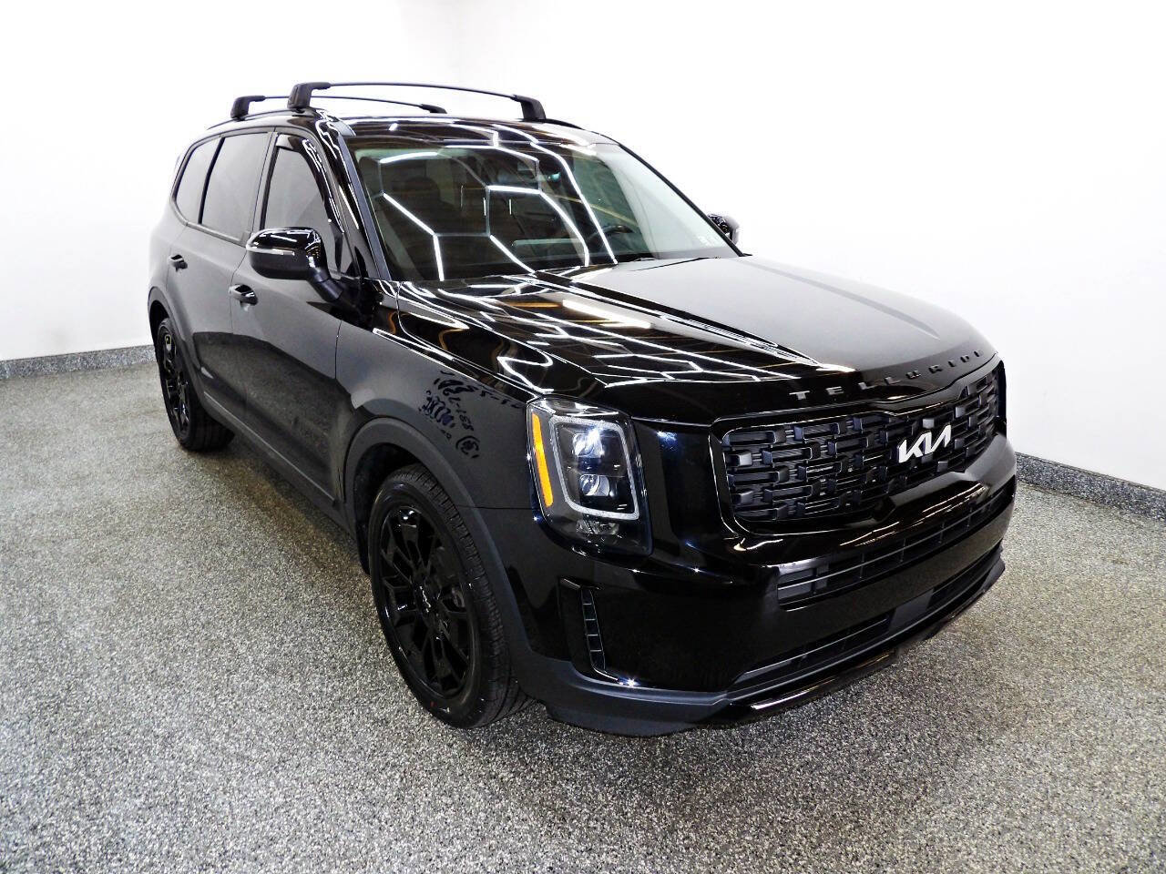 Used 2022 Kia Telluride EX w/ EX Premium Package AWD/4WD image 3