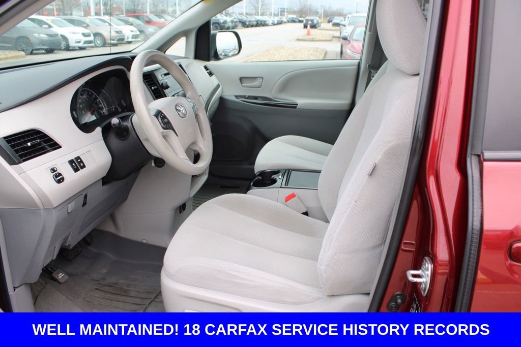 Used 2014 Toyota Sienna LE image 14