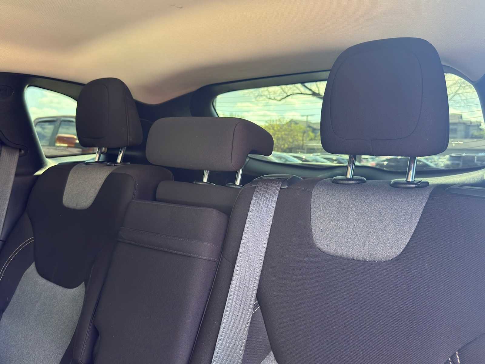 Used 2018 Jeep Cherokee Latitude w/ Altitude Package image 27