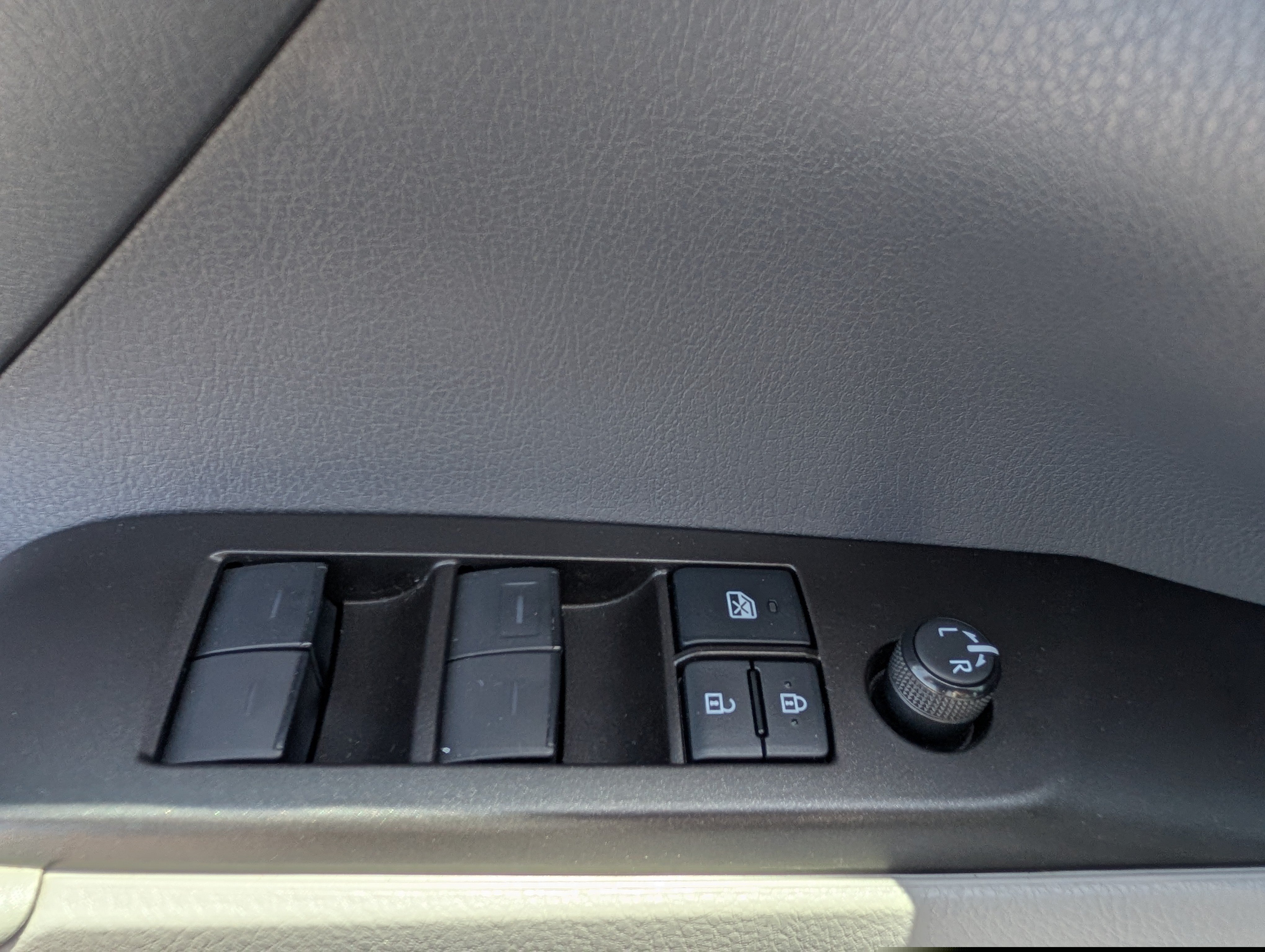 Used 2022 Toyota Camry SE w/ Audio Upgrade Package FWD image 20