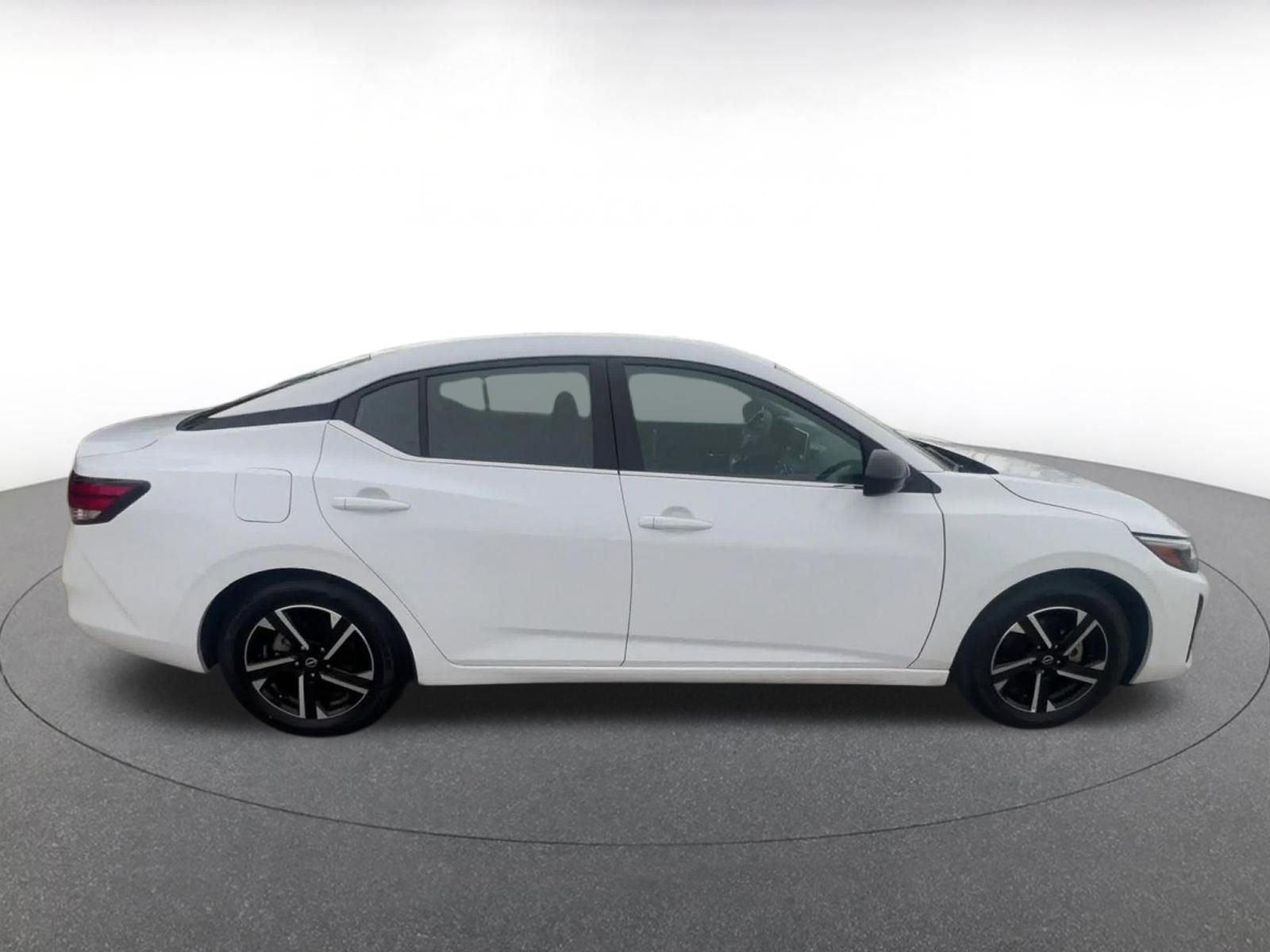 Used 2024 Nissan Sentra SV FWD image 16